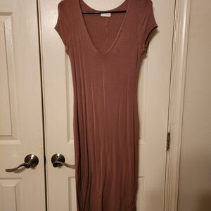 Elegant Mauve V-Neck Dress